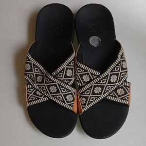 Reef Black and Tan Sandals
